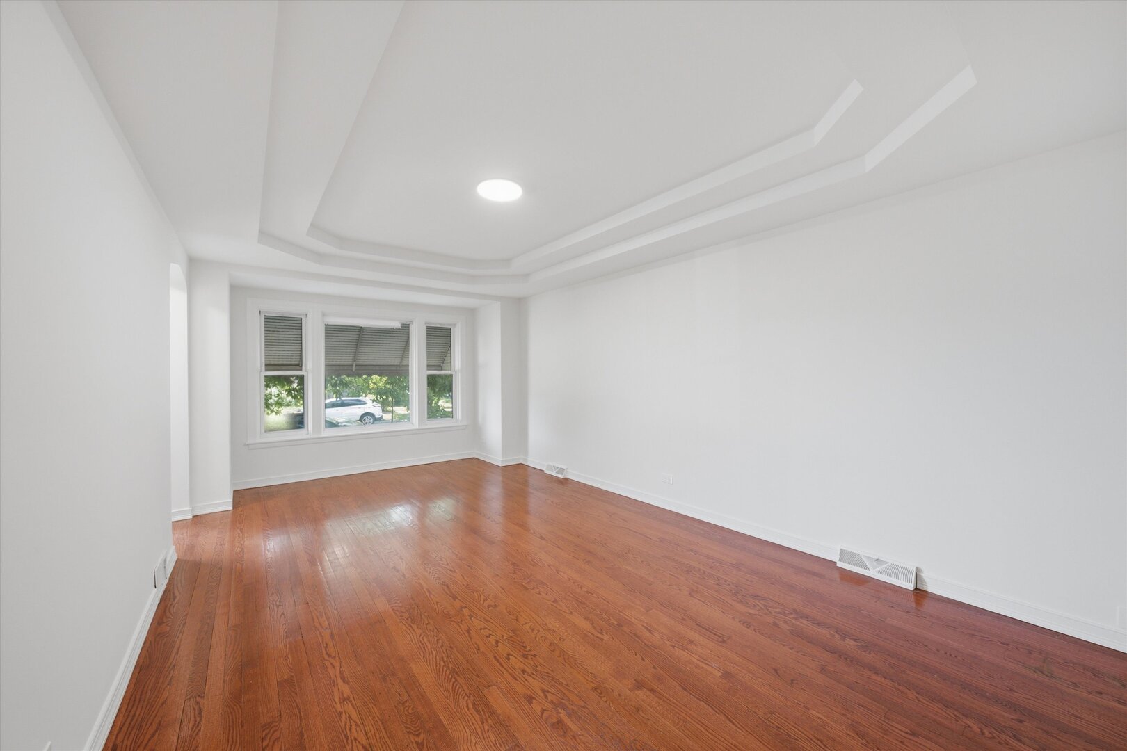 7205 S Lawndale Avenue Property Photo 5