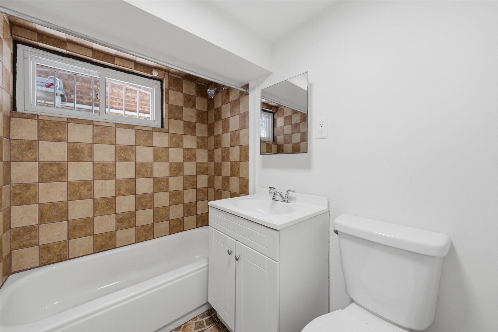 7205 S Lawndale Avenue Property Photo 38