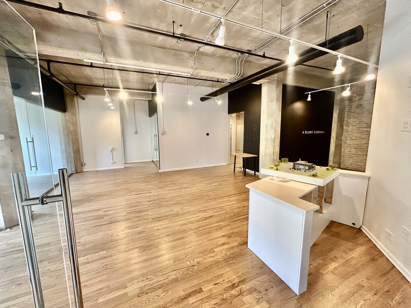 1327 W Washington Boulevard 2bc Property Photo 6