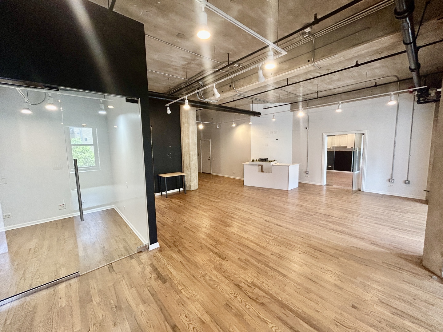 1327 W Washington Boulevard 2bc Property Photo 10