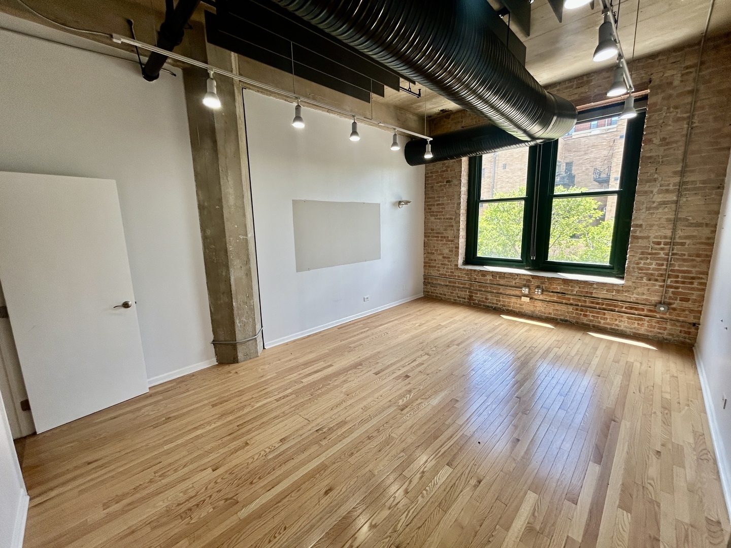 1327 W Washington Boulevard 2bc Property Photo 13