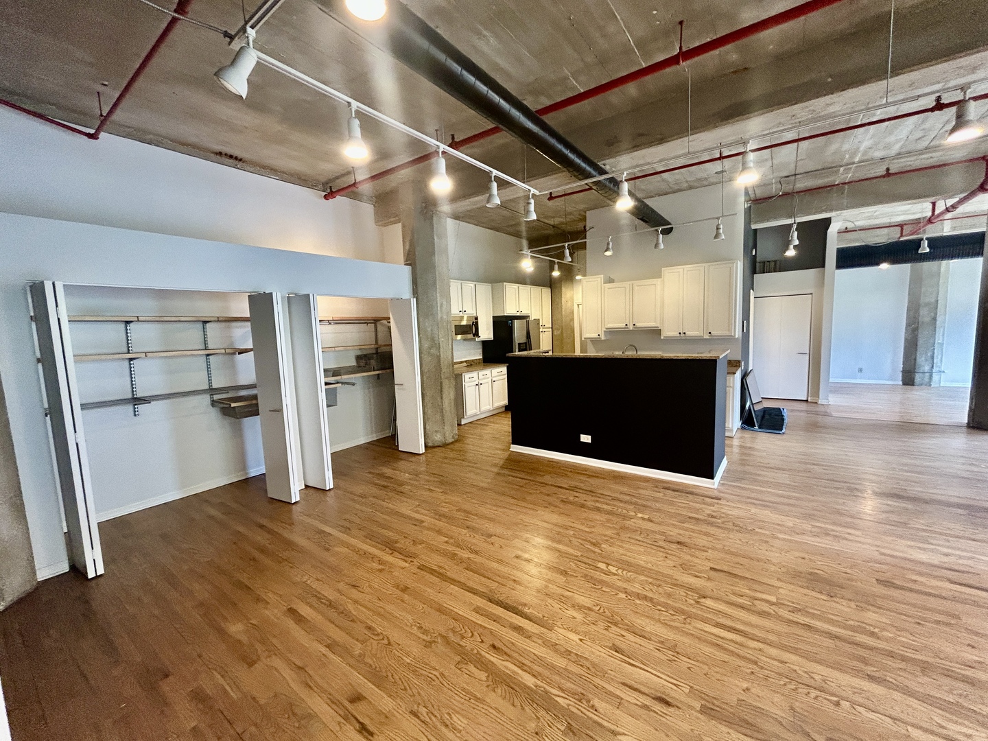 1327 W Washington Boulevard 2bc Property Photo 14