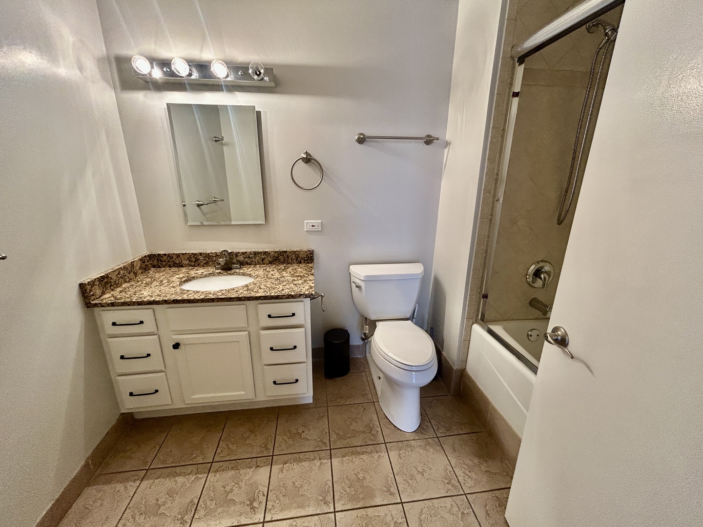 1327 W Washington Boulevard 2bc Property Photo 20