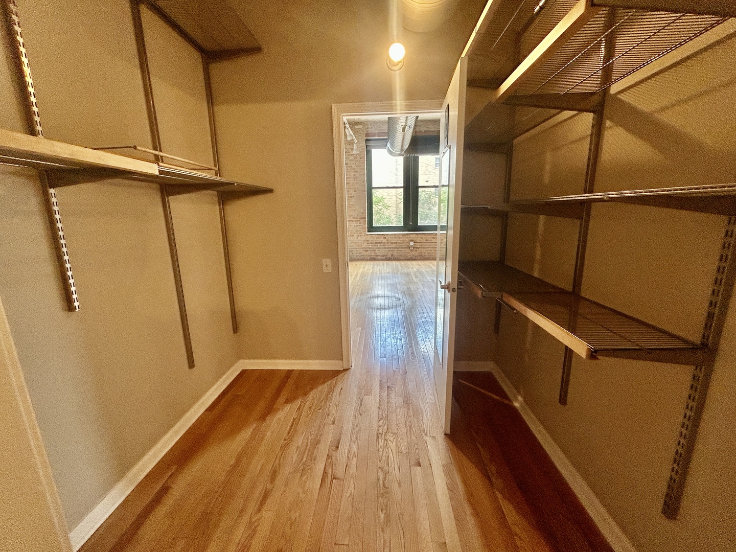 1327 W Washington Boulevard 2bc Property Photo 21