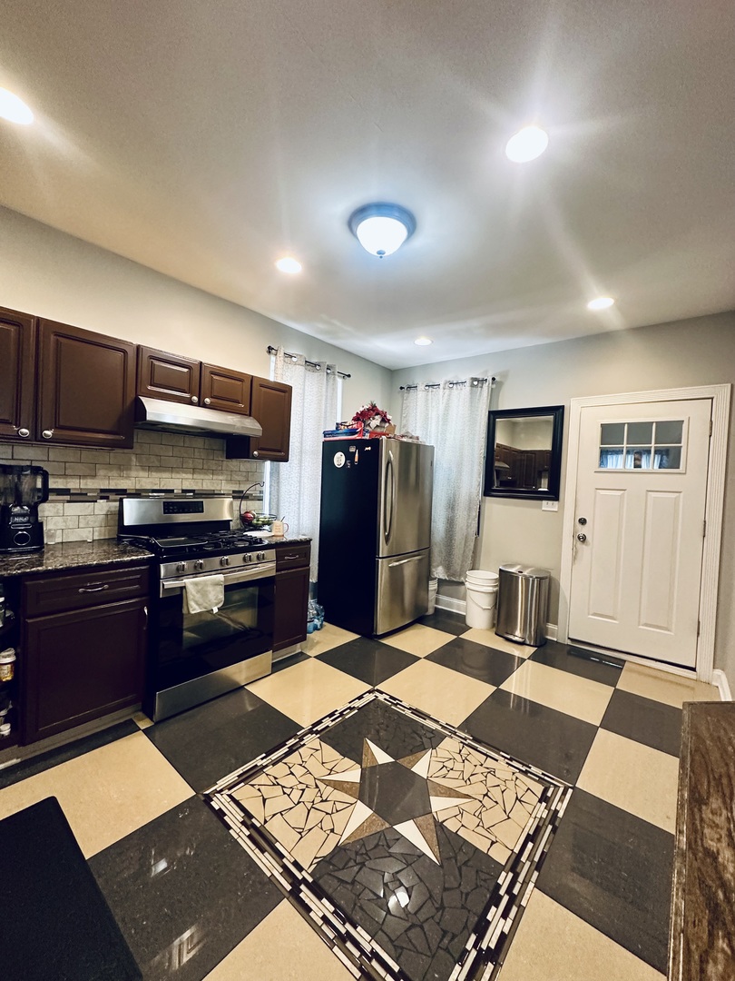 6627 S Marshfield Avenue Property Photo 6