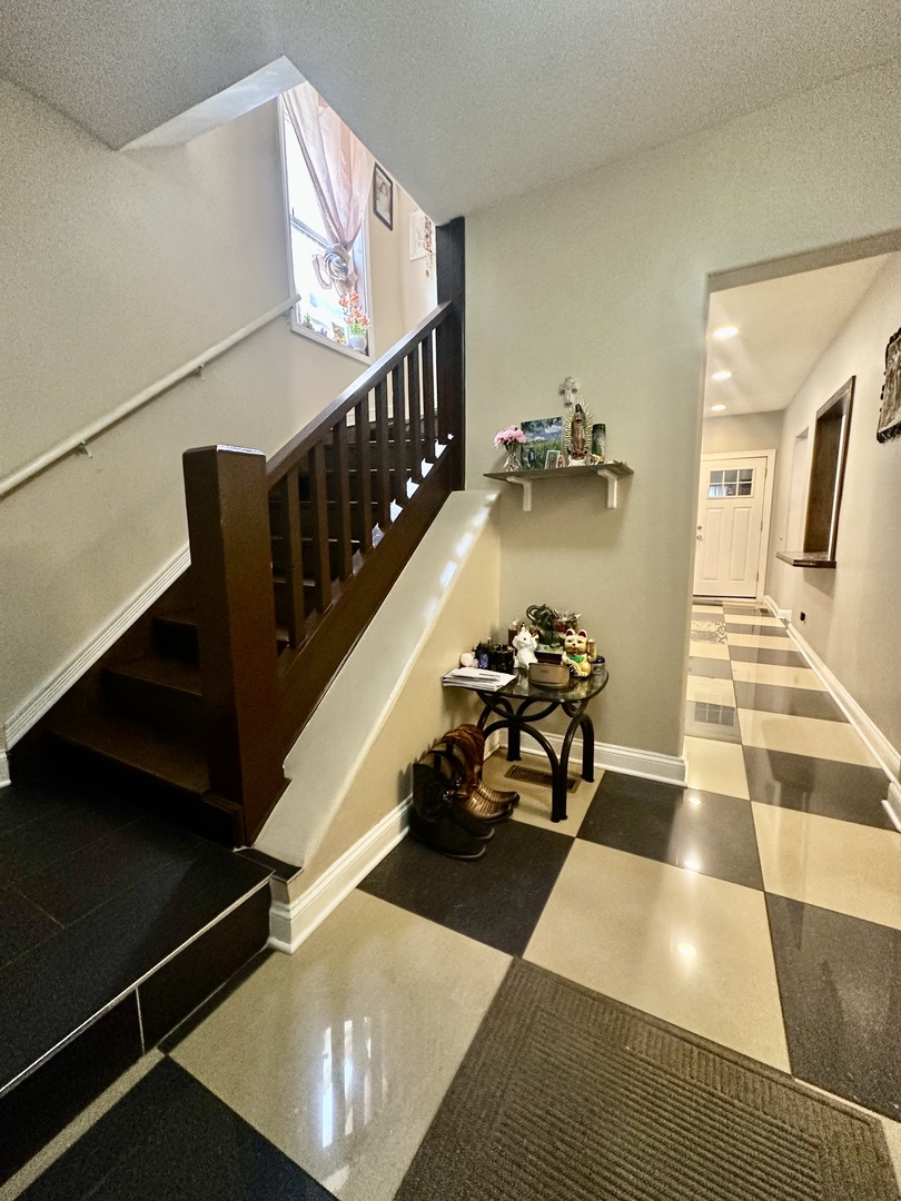 6627 S Marshfield Avenue Property Photo 8