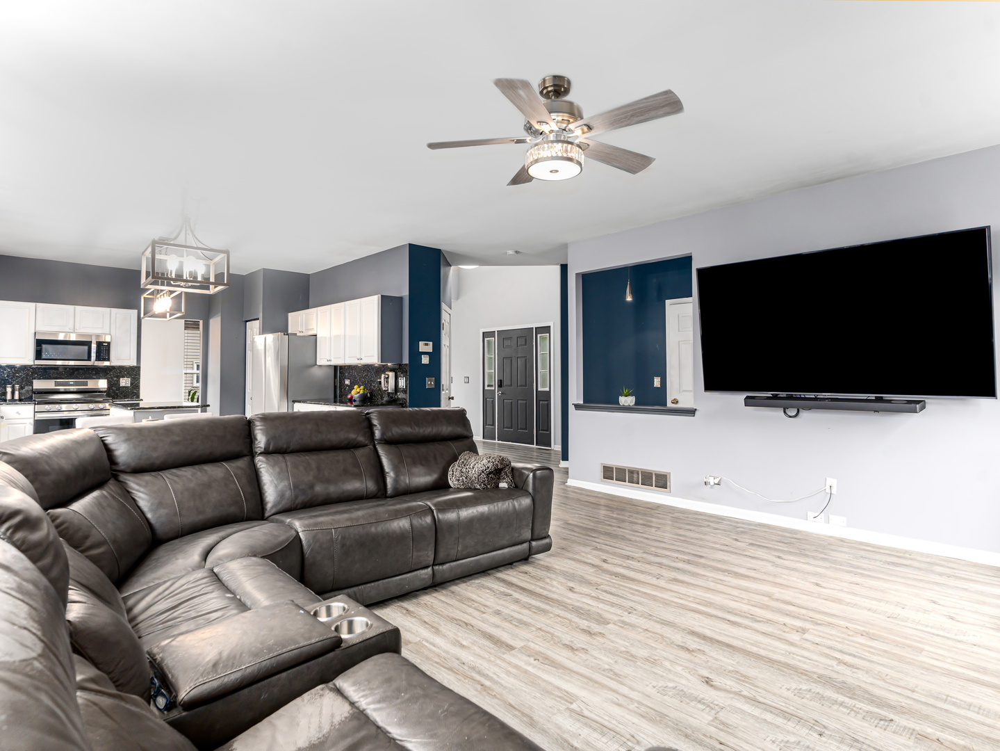 6006 Breezeland Court Property Photo 4
