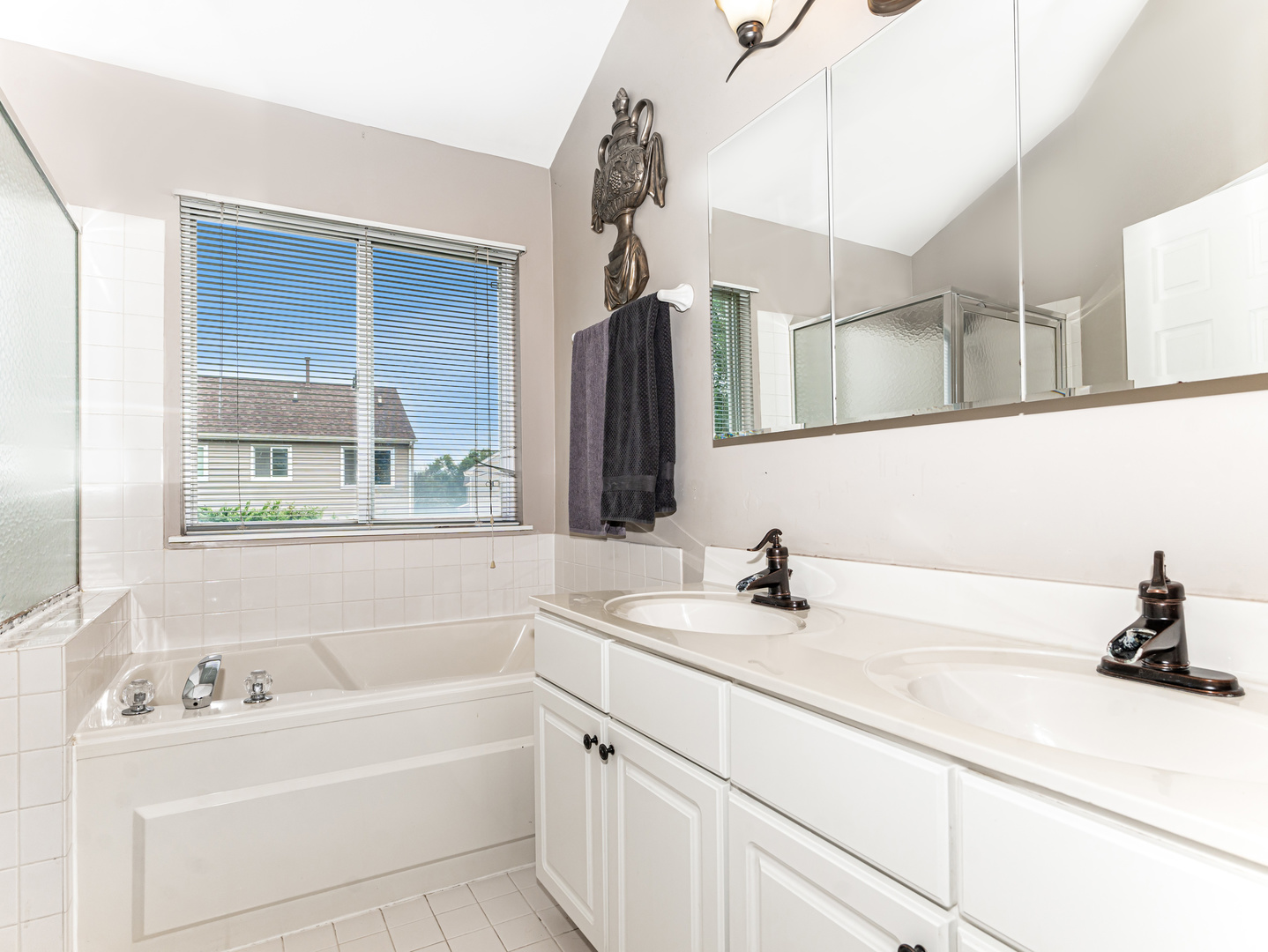 6006 Breezeland Court Property Photo 15