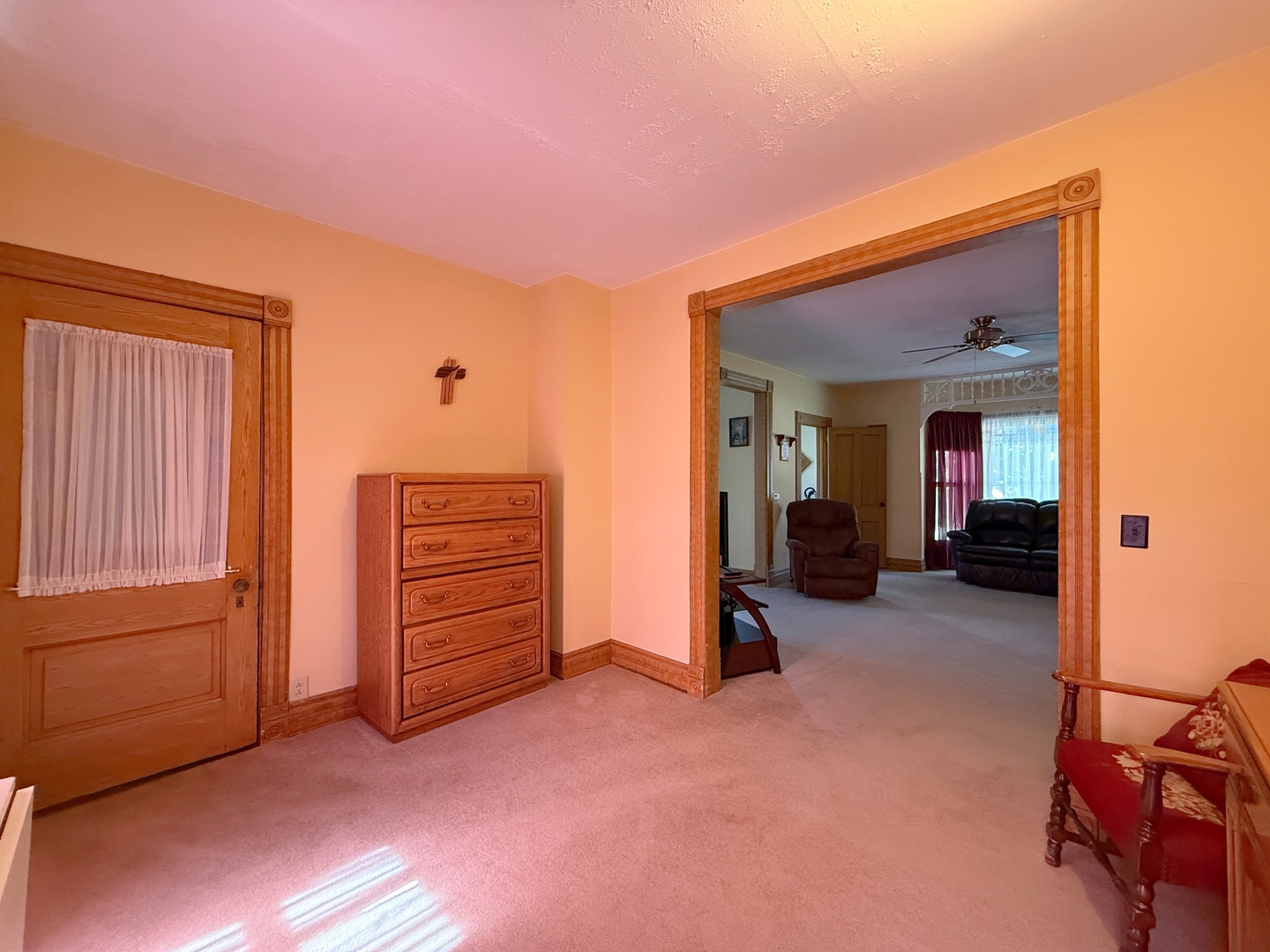 211 E 4th Avenue Property Photo 11