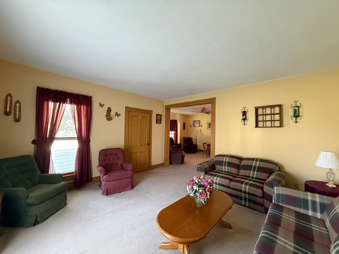 211 E 4th Avenue Property Photo 14