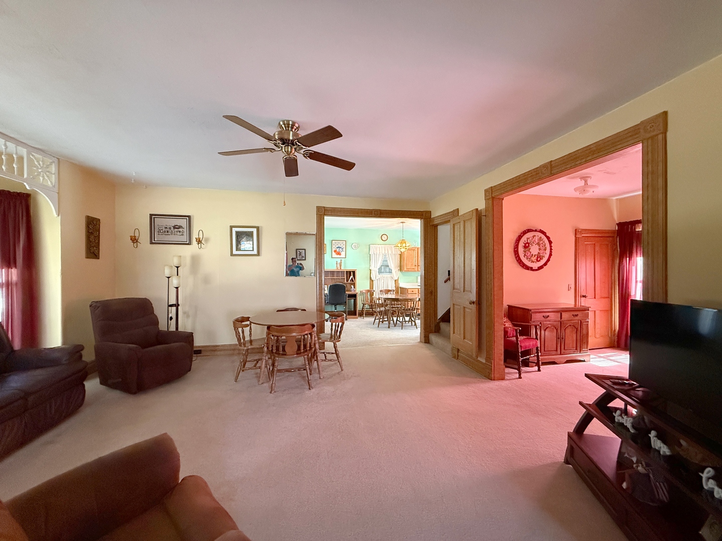 211 E 4th Avenue Property Photo 15