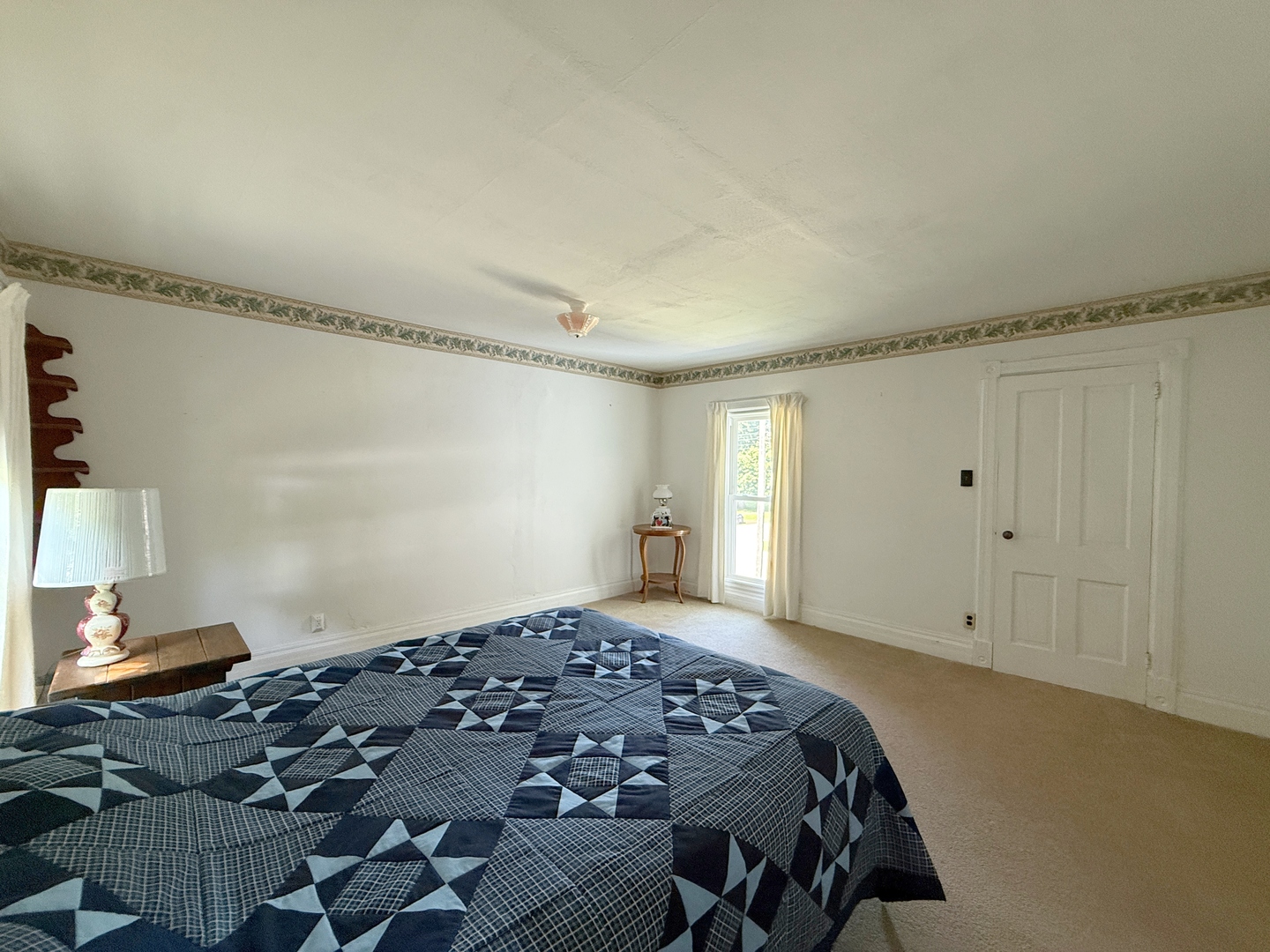 211 E 4th Avenue Property Photo 27