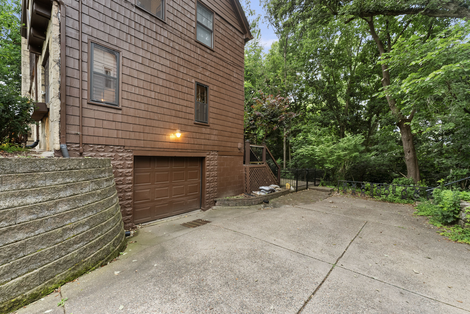 252 Hillcrest Avenue Property Photo 3