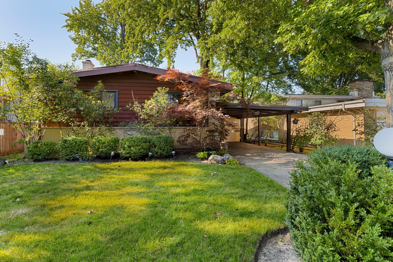 3850 Enfield Avenue Property Photo 1