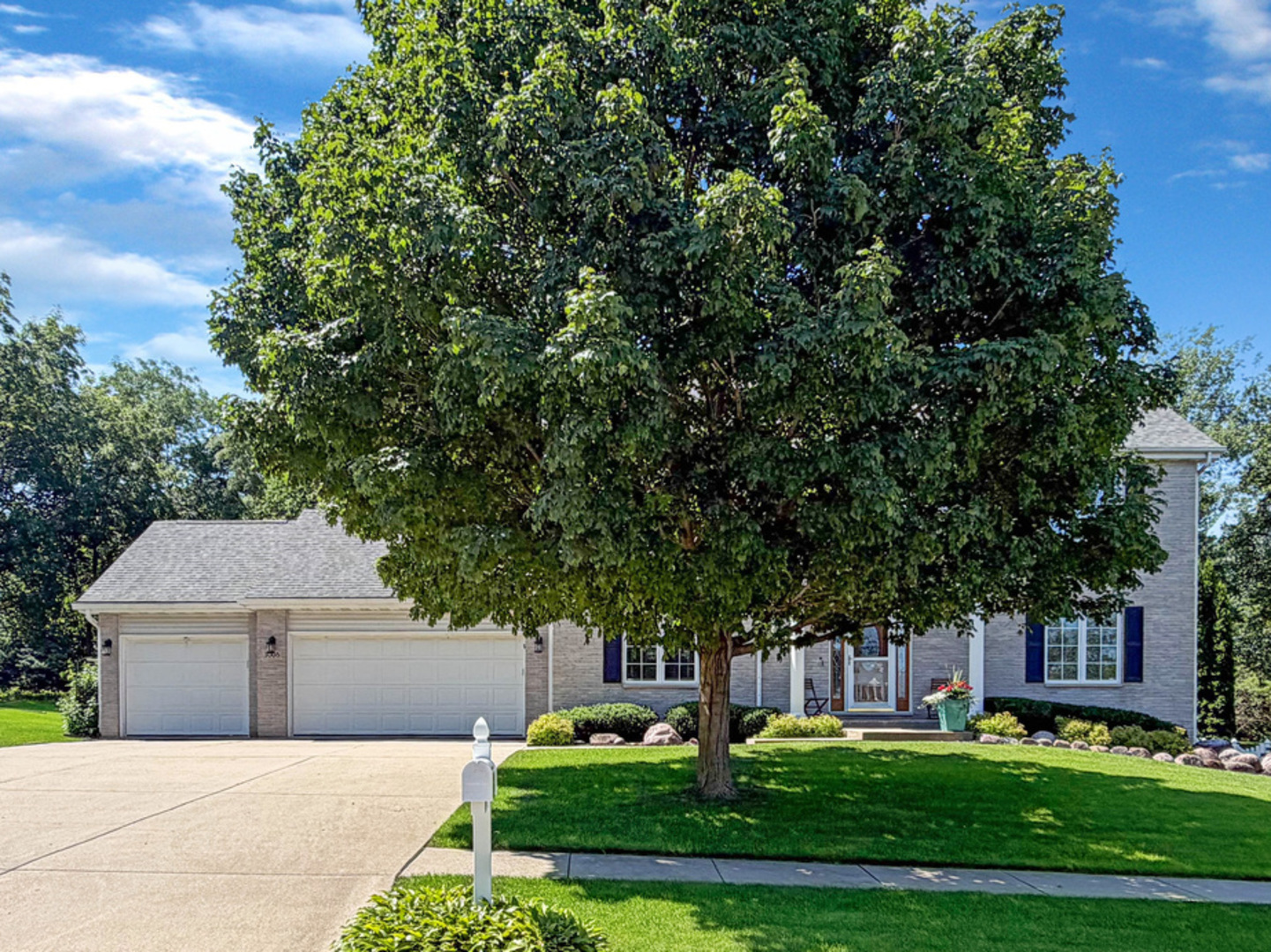 3005 Countryside Lane Property Photo 1