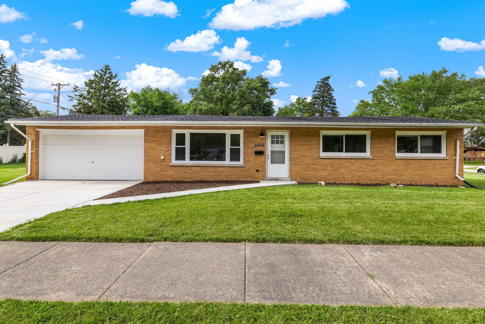 22548 Ridgeway Avenue Property Photo 1