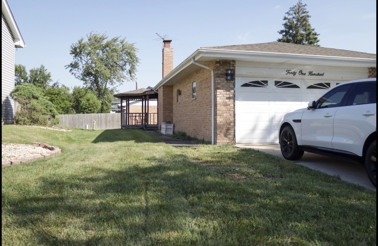 4100 176th Place Property Photo 13