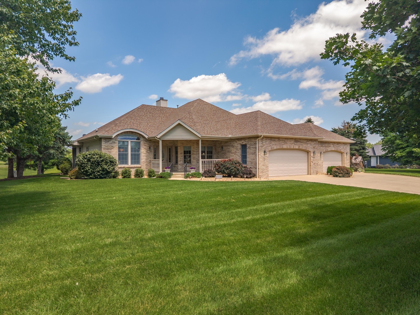581 Fairway Drive Property Photo 1