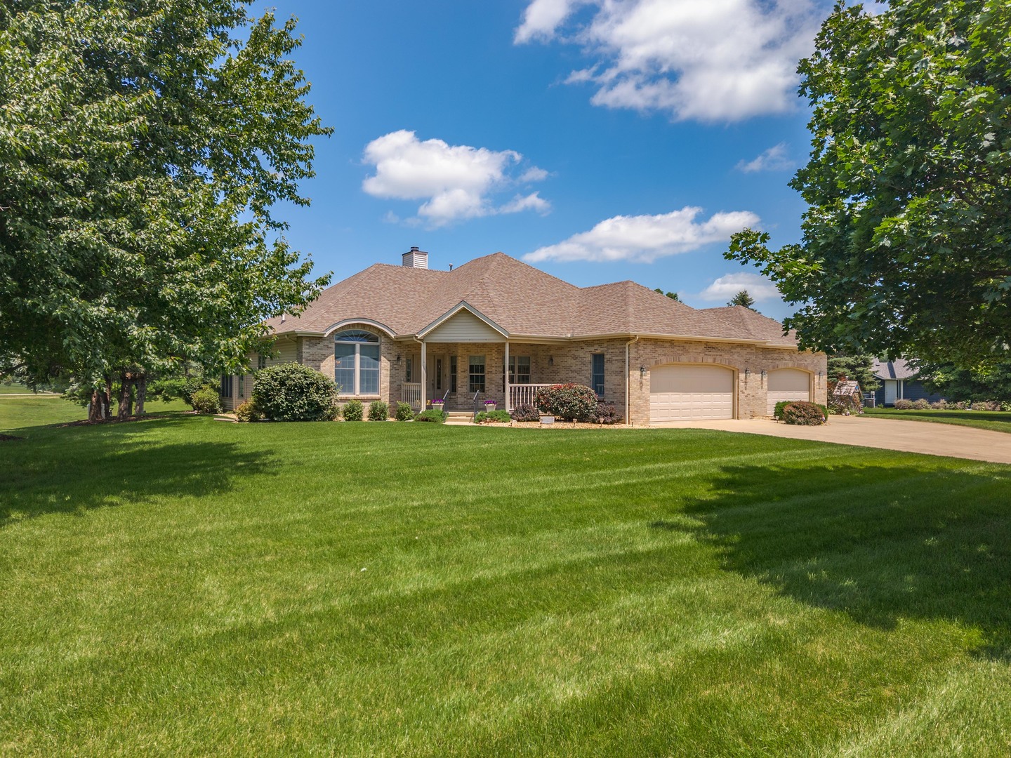 581 Fairway Drive Property Photo 2
