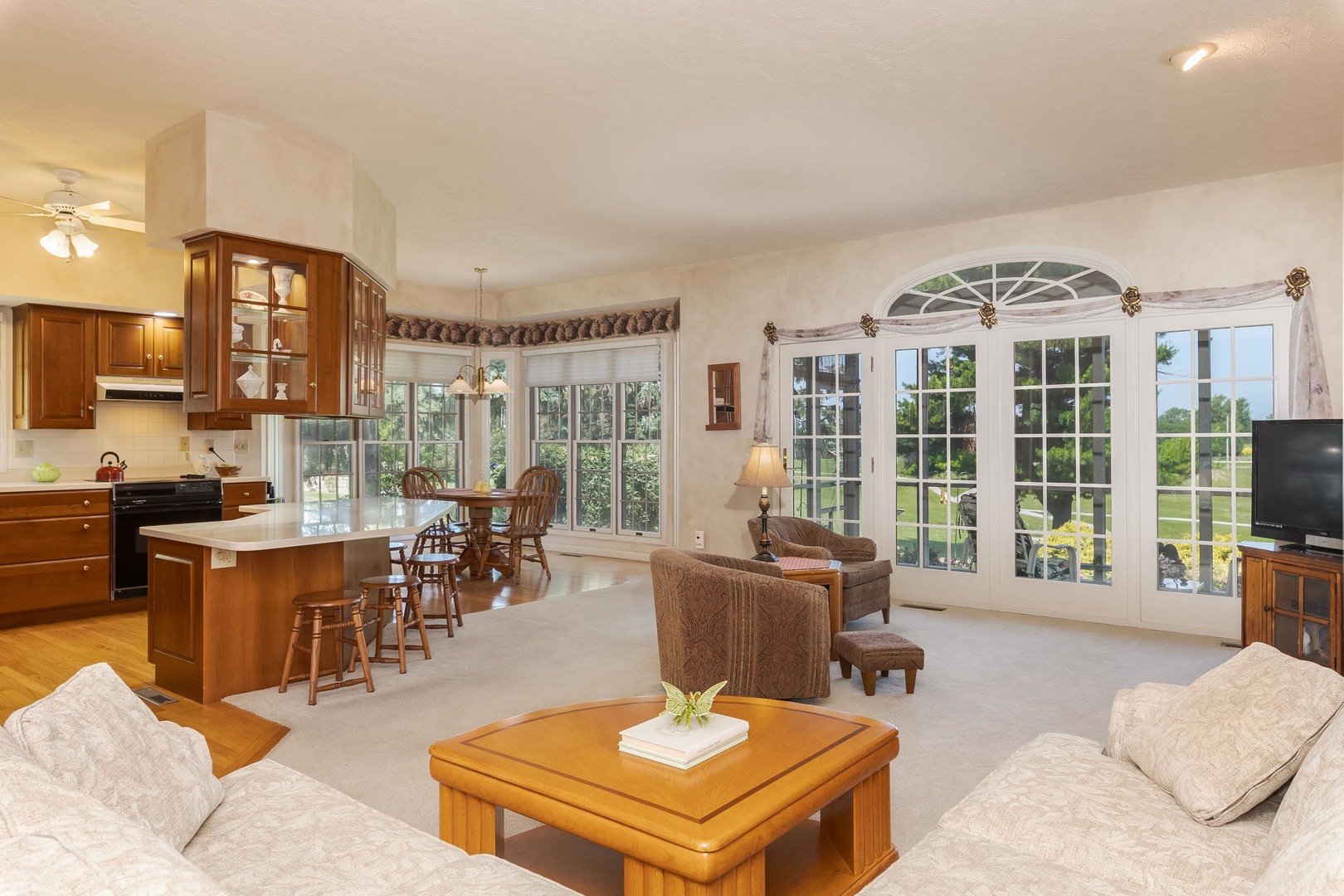 581 Fairway Drive Property Photo 9