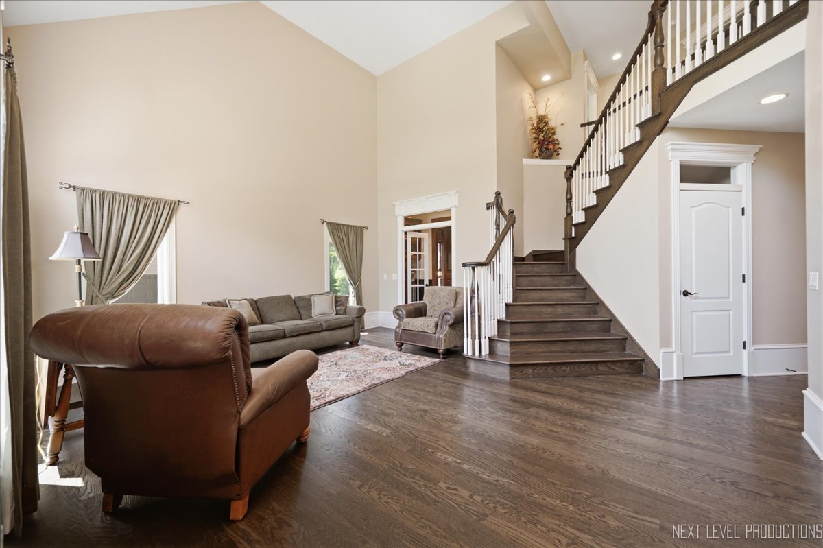 632 Waters Edge Drive Property Photo 3