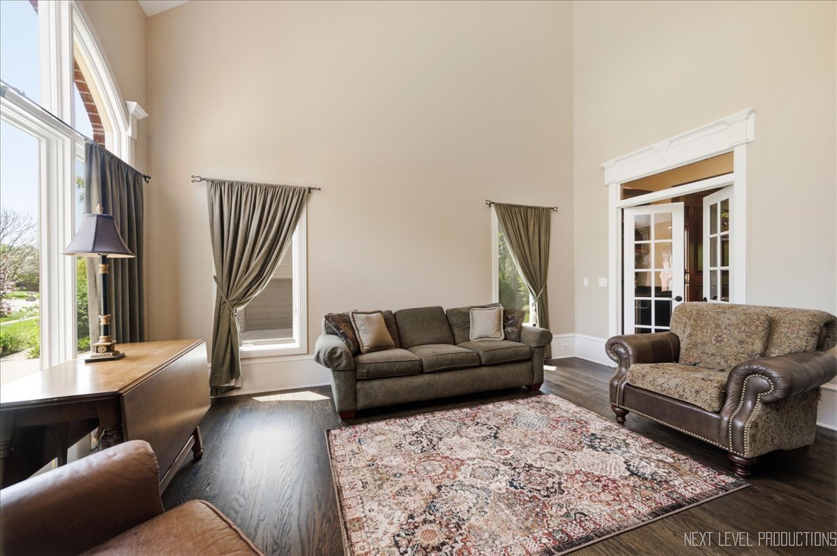 632 Waters Edge Drive Property Photo 5
