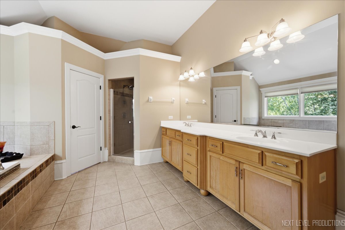 632 Waters Edge Drive Property Photo 24