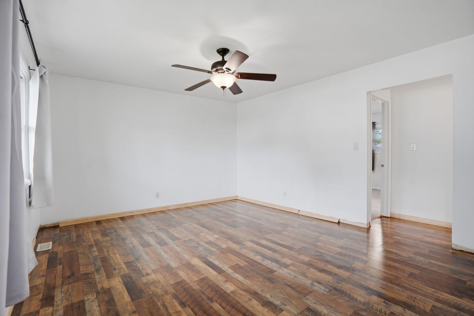 4628 50th Street Property Photo 3