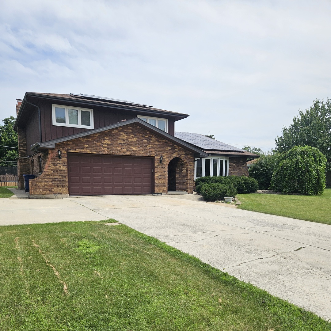 9157 S 83rd Court Property Photo 2