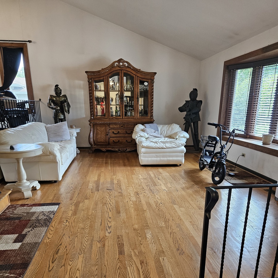 9157 S 83rd Court Property Photo 4