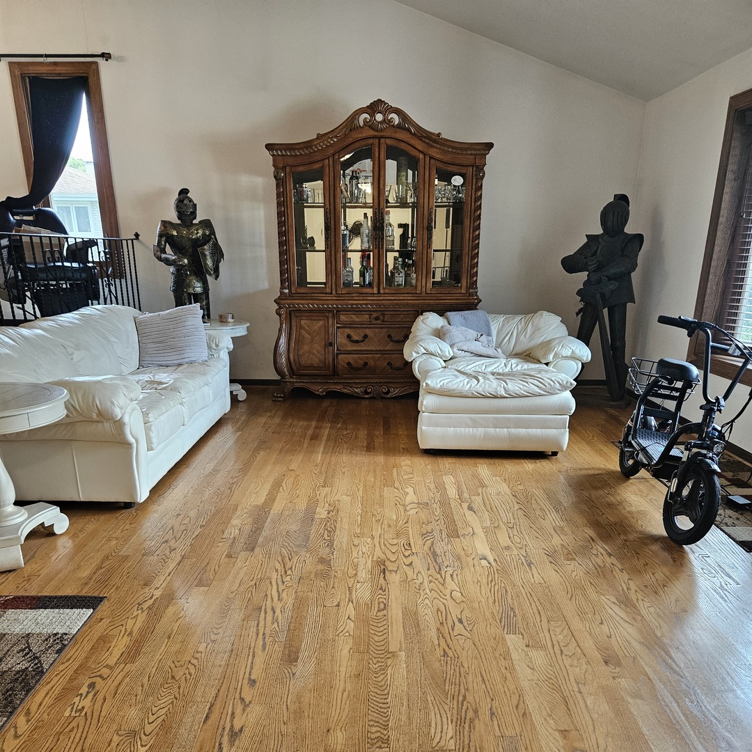 9157 S 83rd Court Property Photo 5