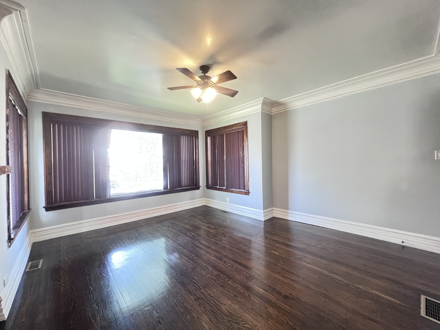 821 N Waller Avenue 1 Property Photo 4