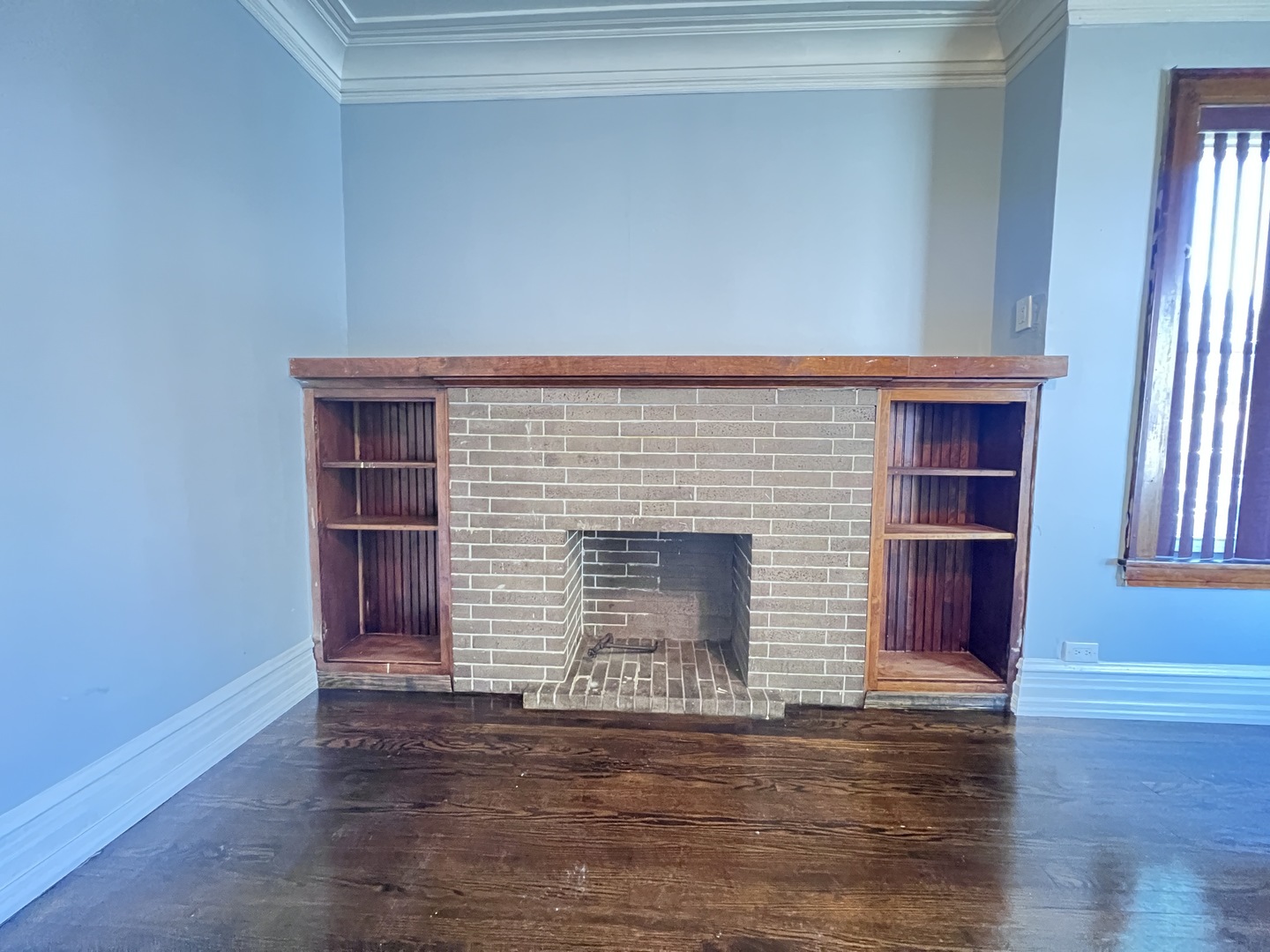 821 N Waller Avenue 1 Property Photo 7