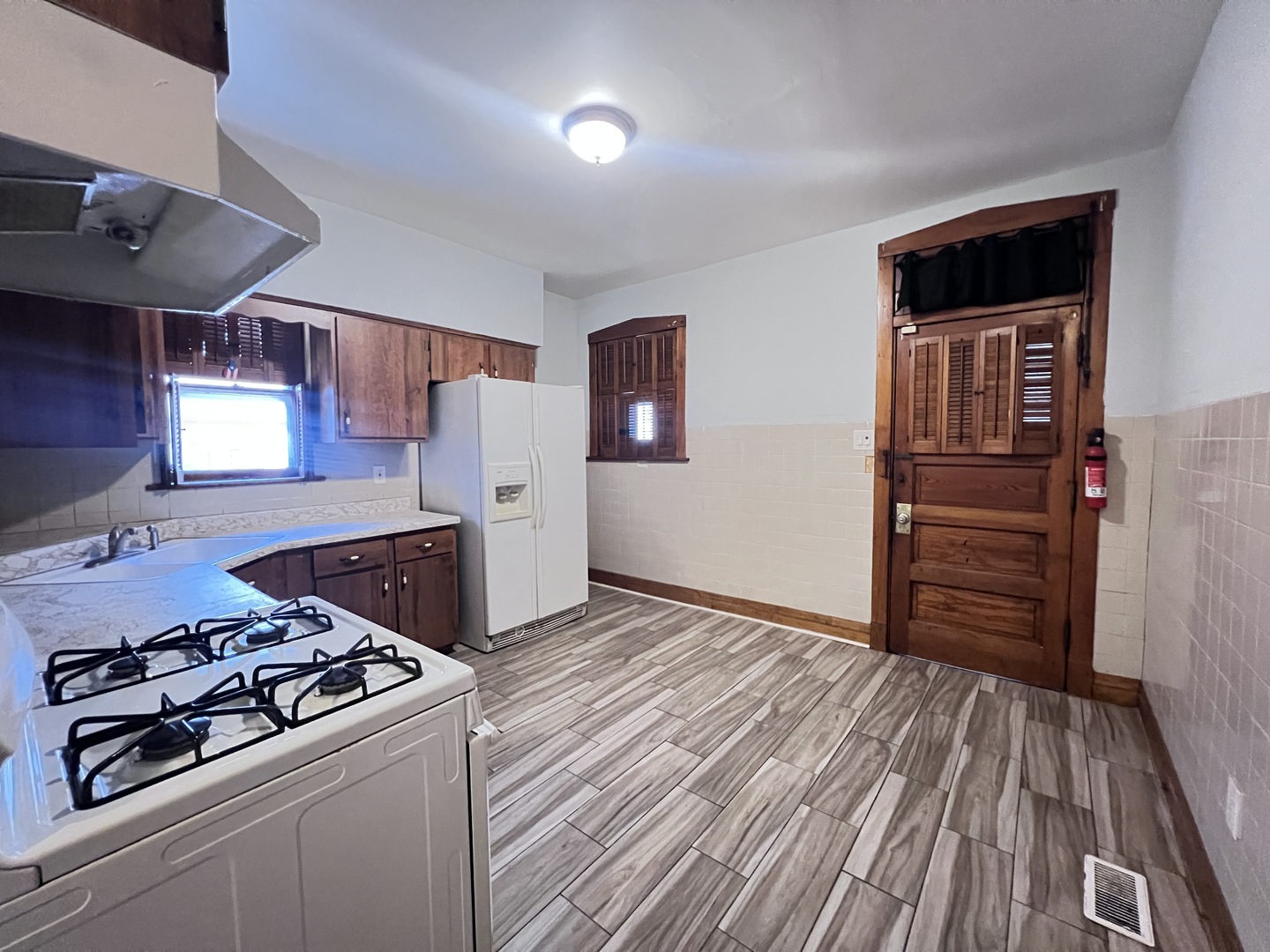 821 N Waller Avenue 1 Property Photo 30