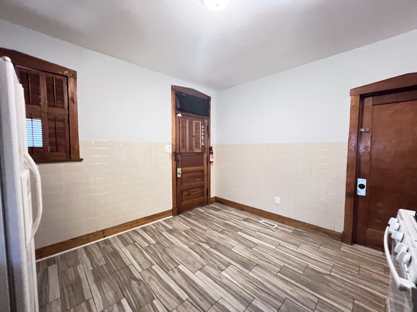821 N Waller Avenue 1 Property Photo 33