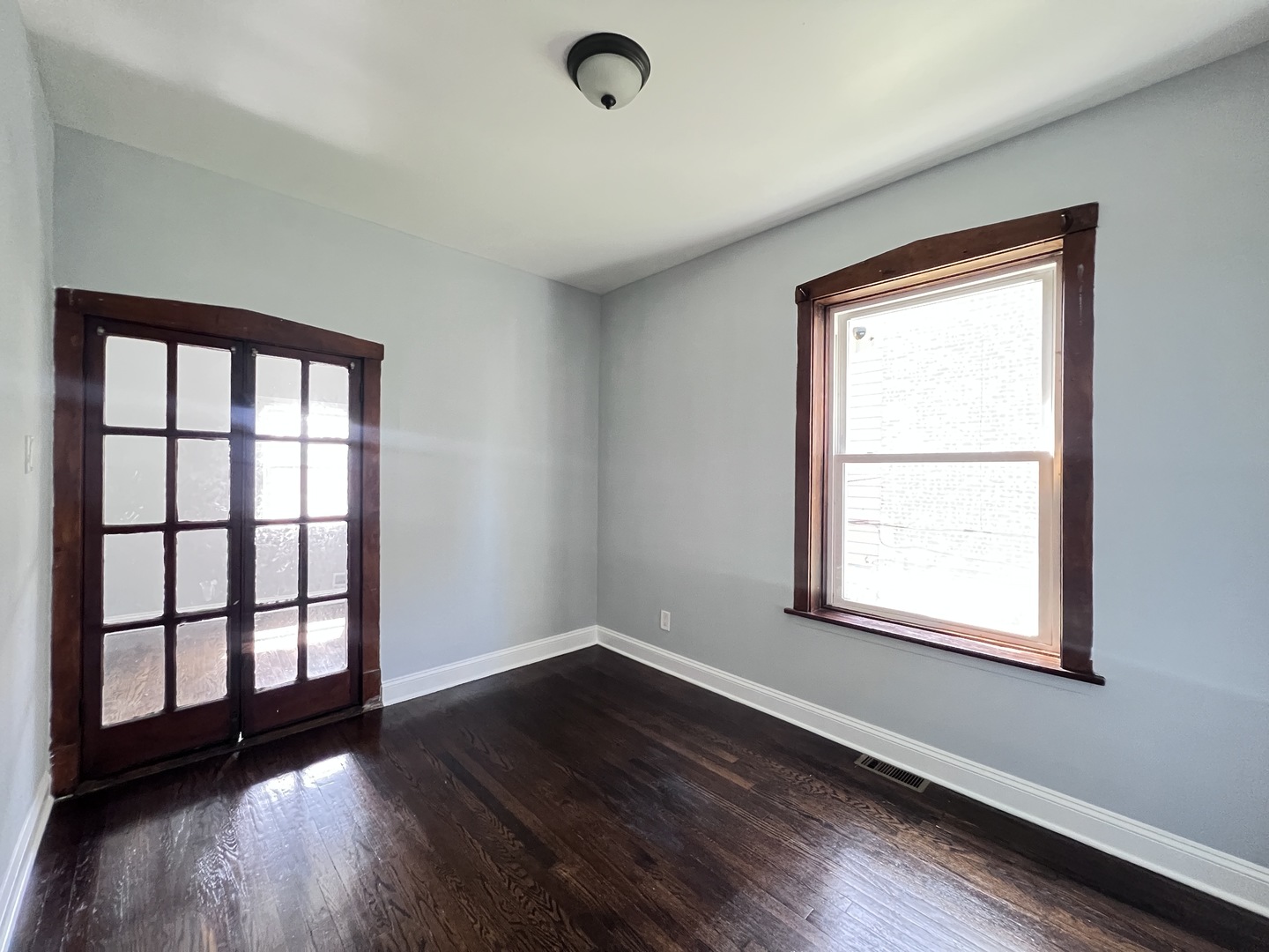 821 N Waller Avenue 1 Property Photo 35