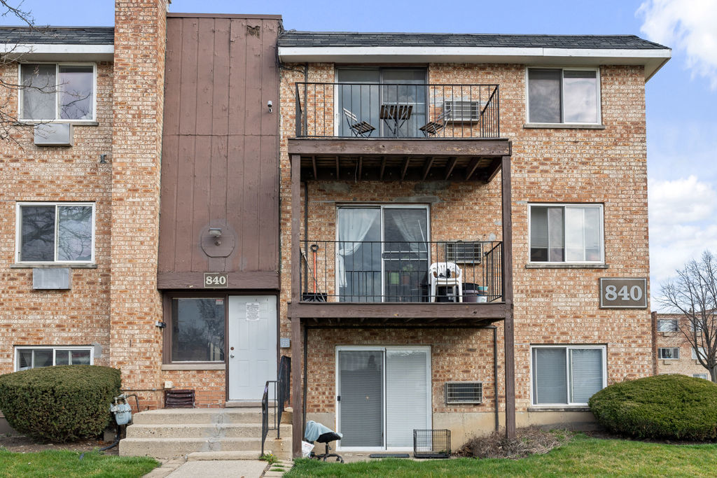 840 College Boulevard Property Photo 1