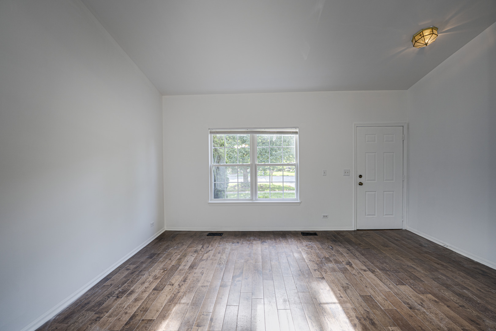 2884 Cedar Glade Drive Property Photo 4