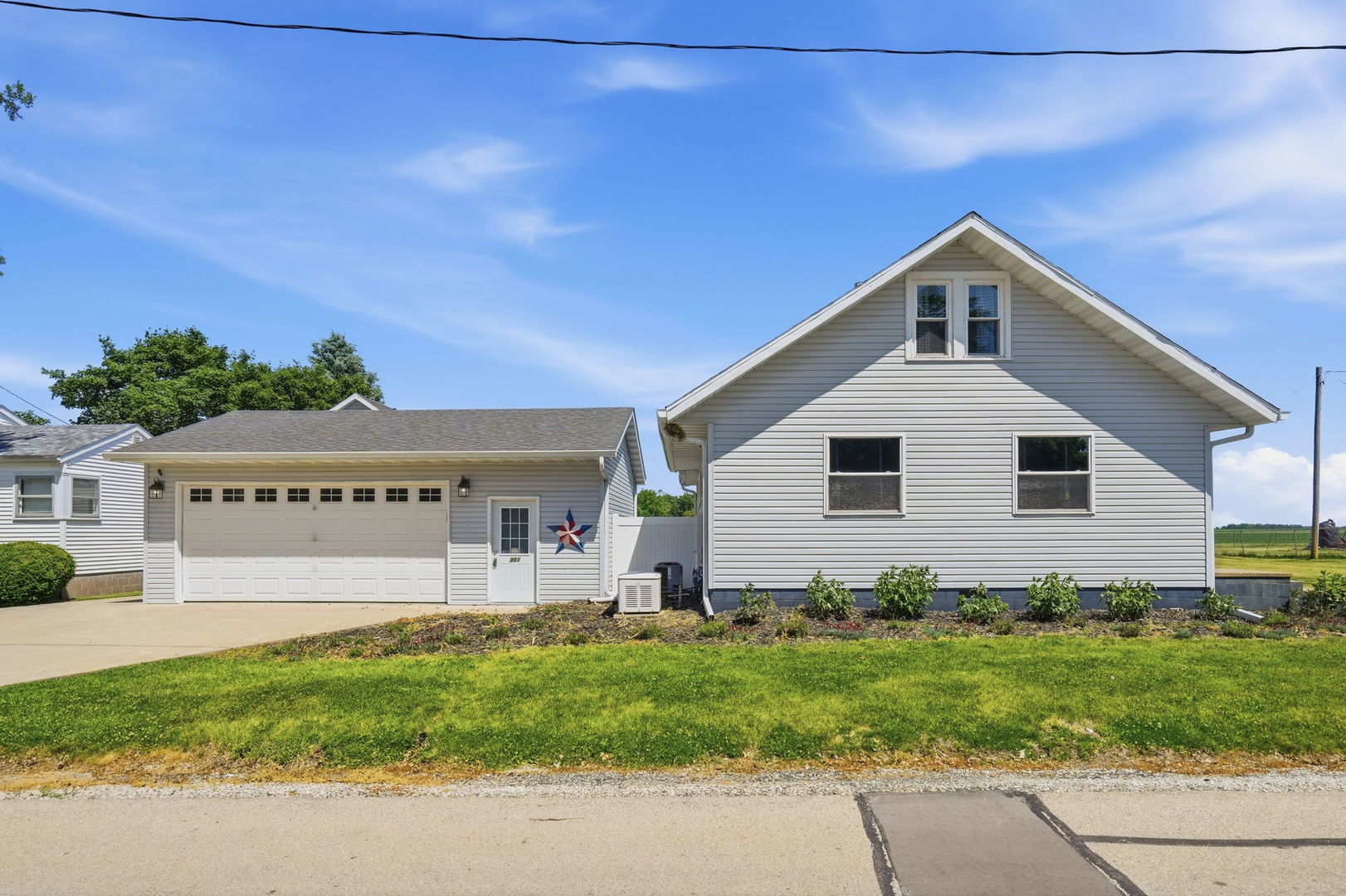 301 N Yates Street Property Photo 1