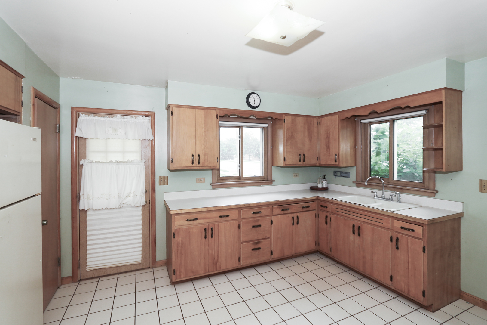 101 N Eastern Avenue Property Photo 6
