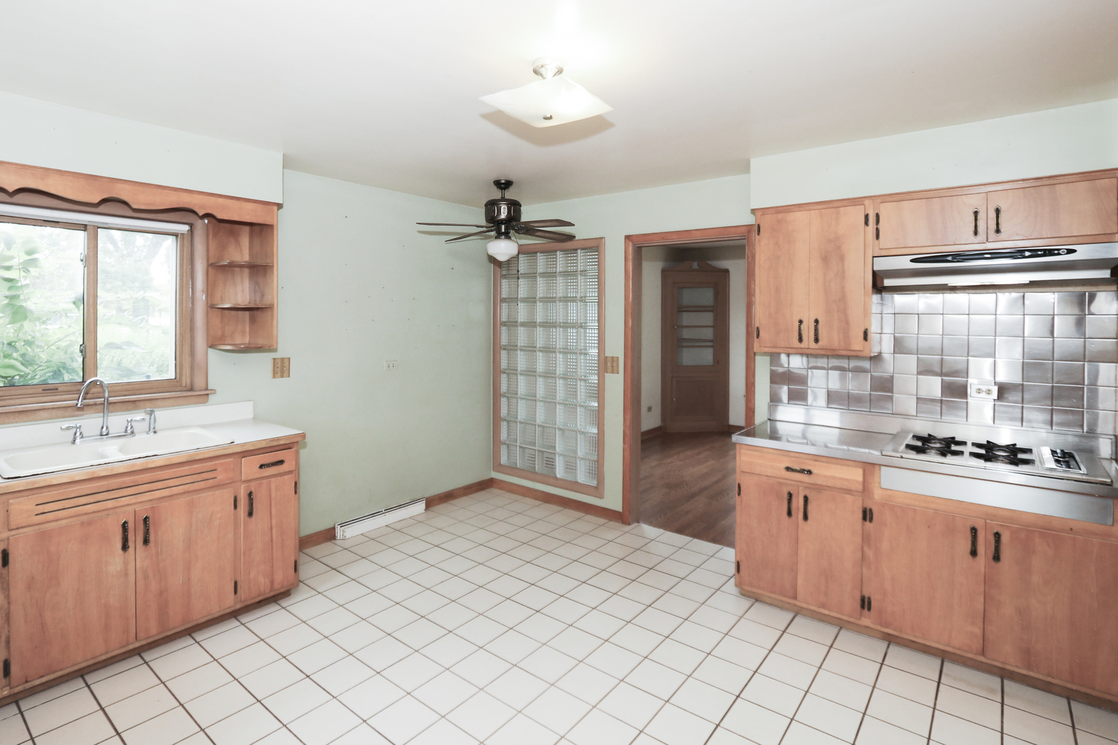 101 N Eastern Avenue Property Photo 10
