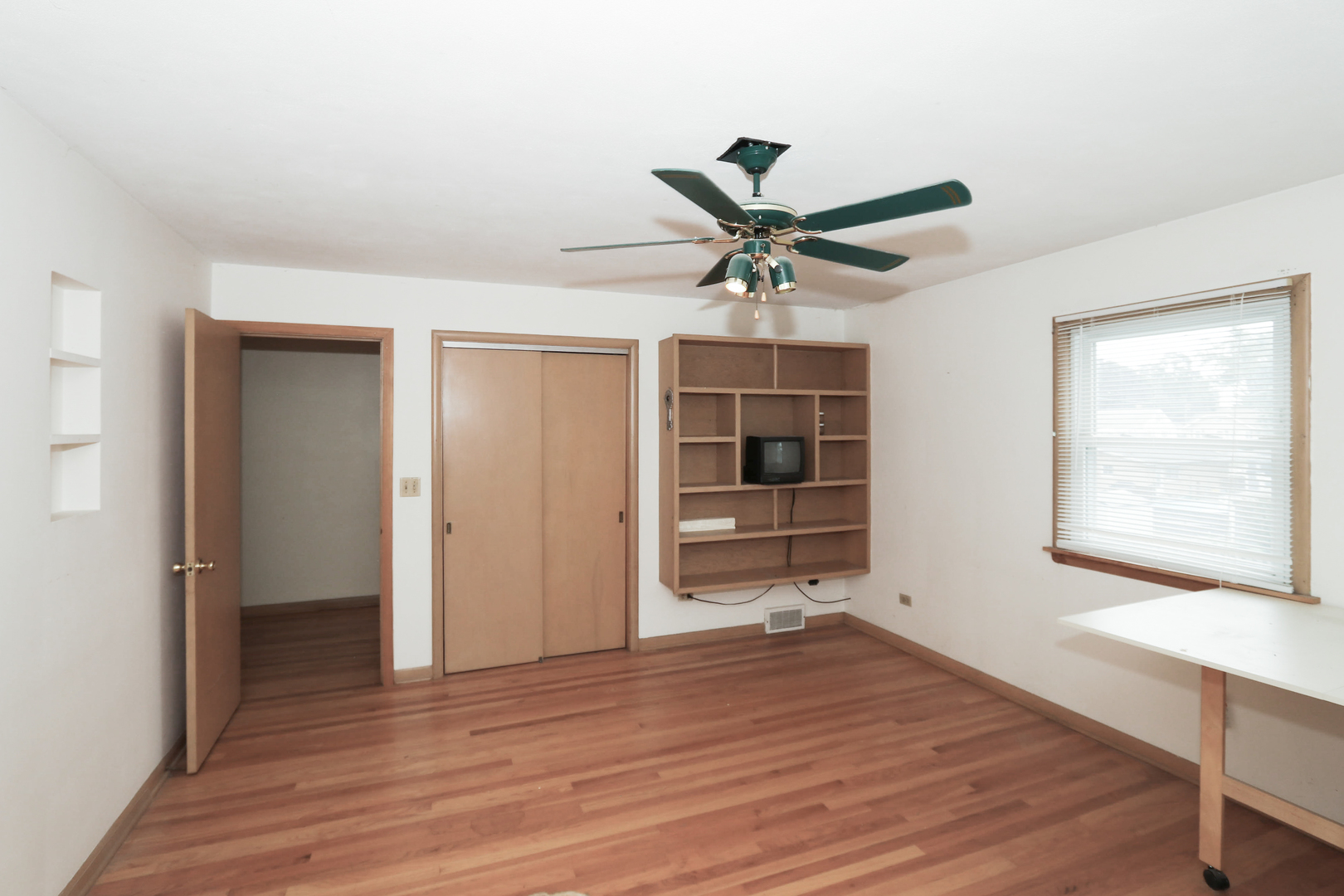 101 N Eastern Avenue Property Photo 12
