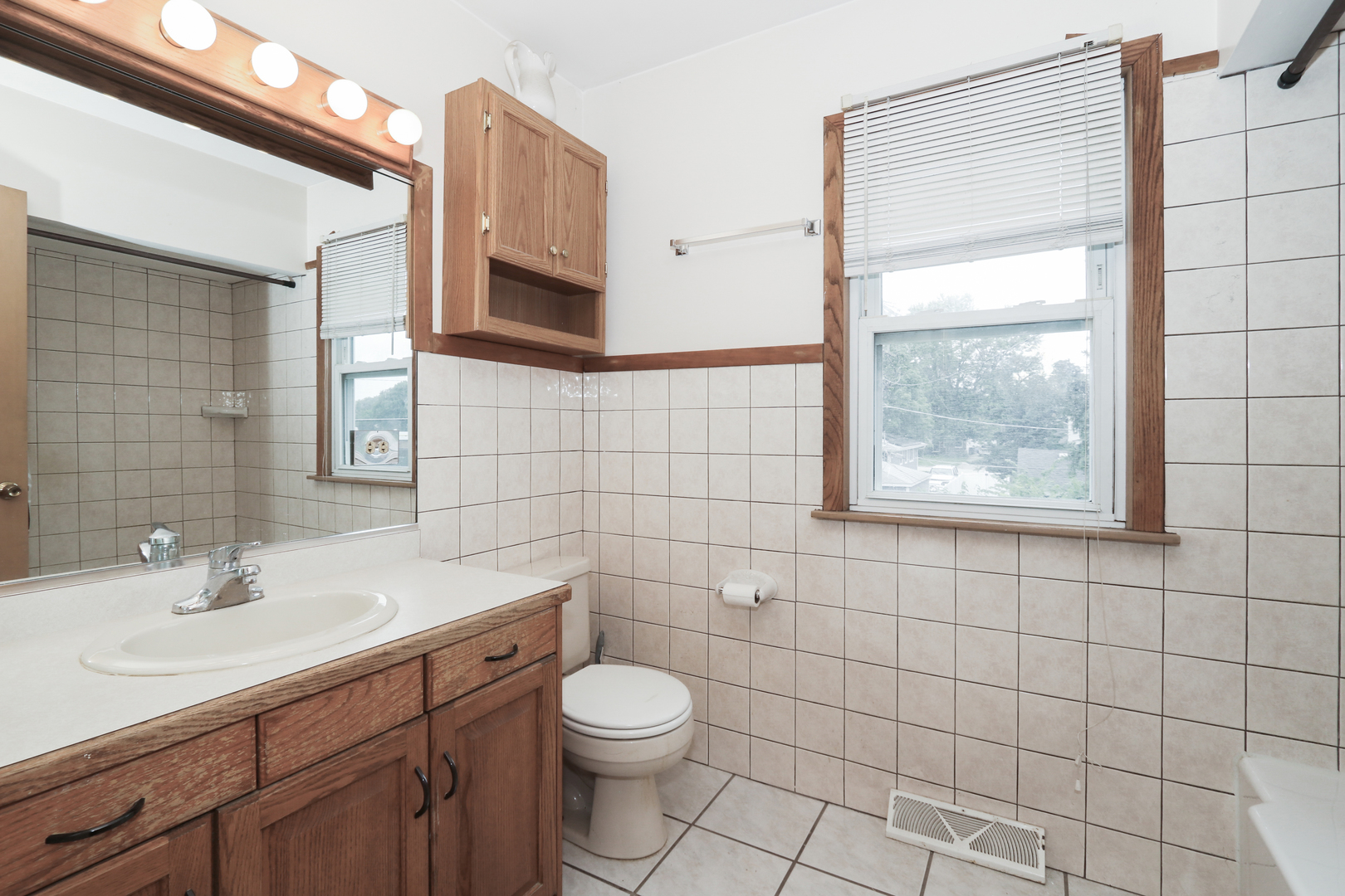 101 N Eastern Avenue Property Photo 14