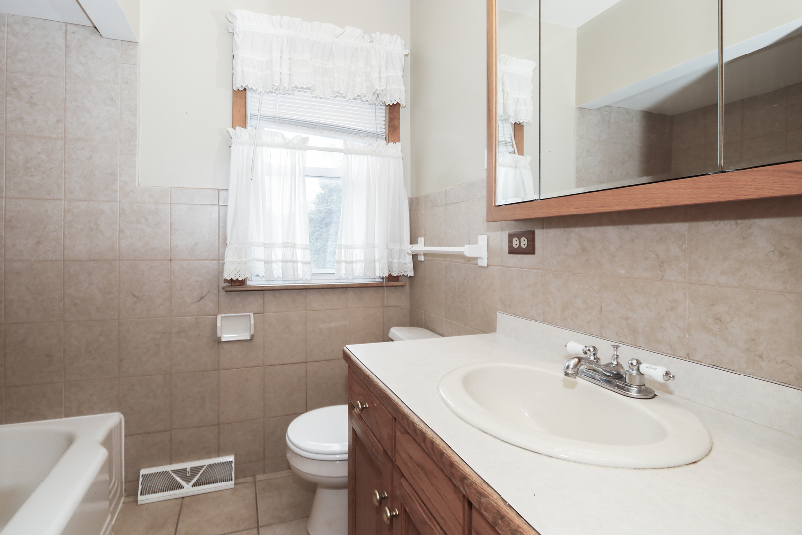 101 N Eastern Avenue Property Photo 16