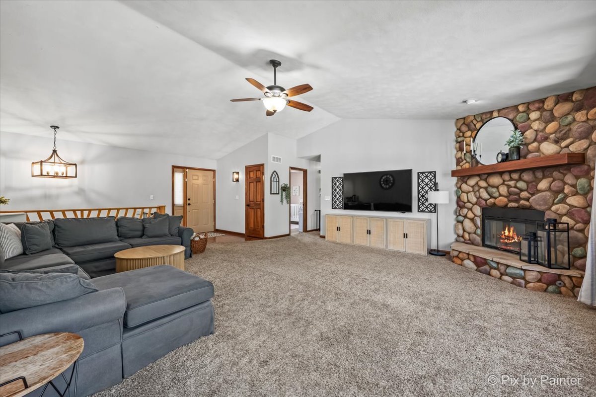 7585 Derby Close Property Photo 10