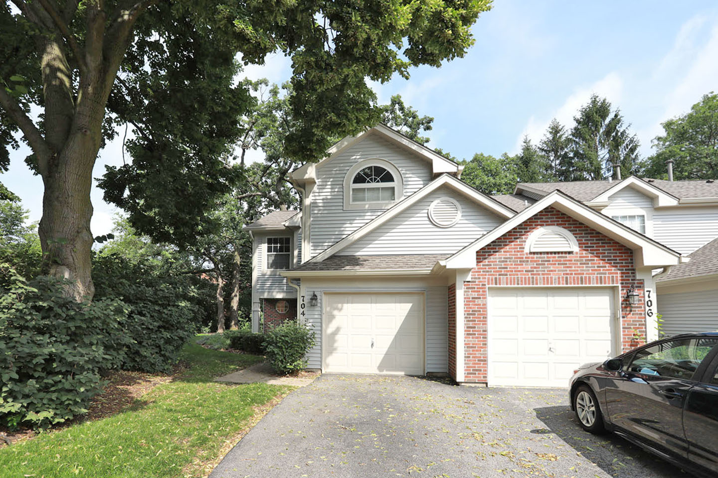 704 Shady Oaks Court Property Photo 2