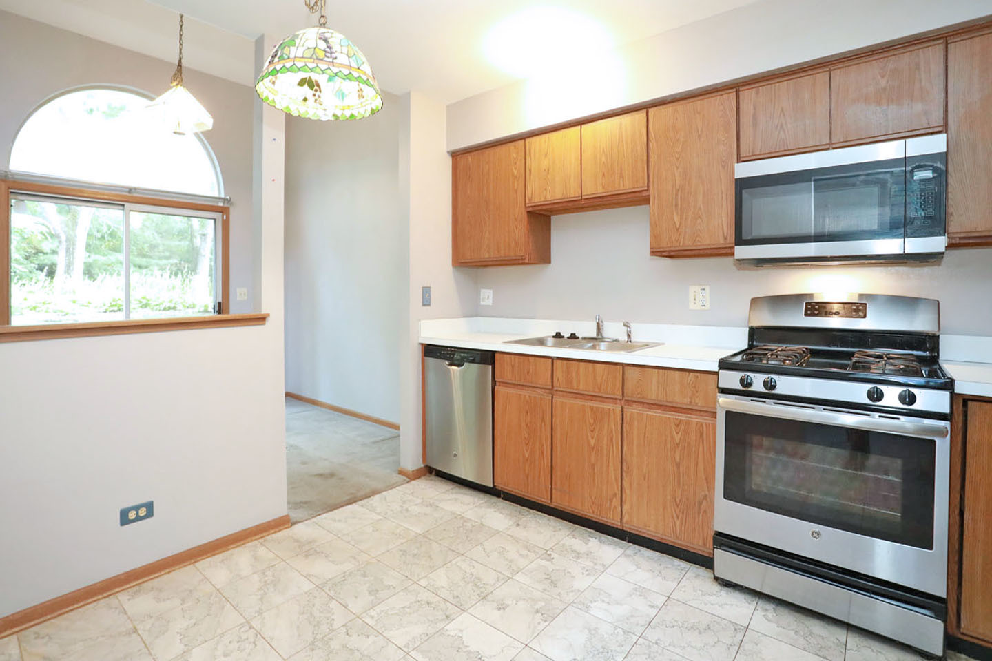 704 Shady Oaks Court Property Photo 4