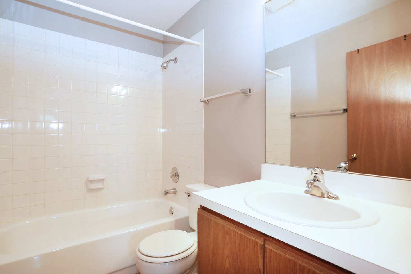 704 Shady Oaks Court Property Photo 16