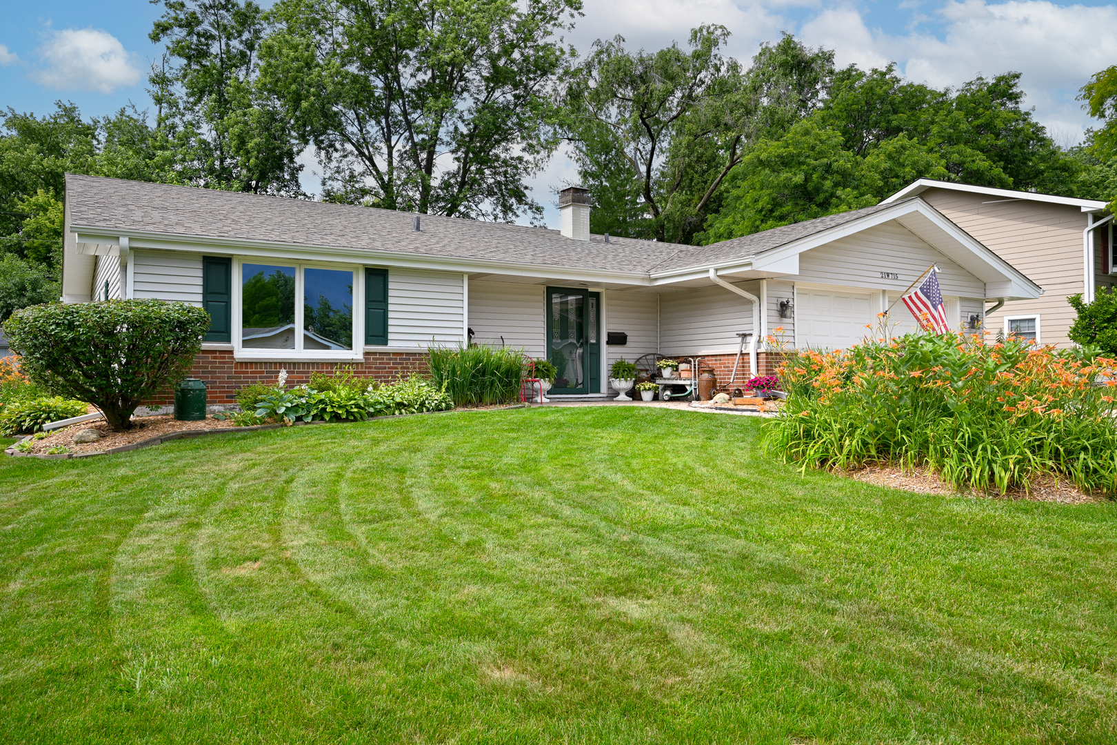 21w715 Glen Valley Drive Property Photo 1