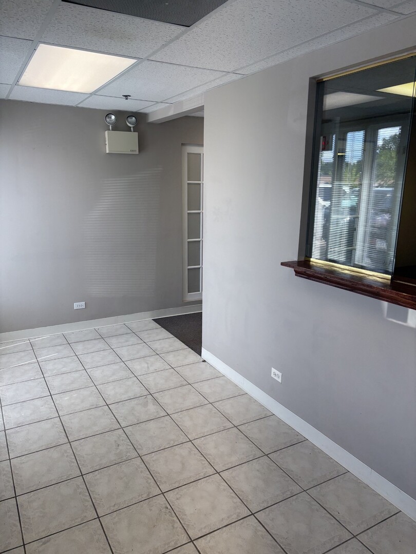 1001 E Chicago Avenue 111 Property Photo 4